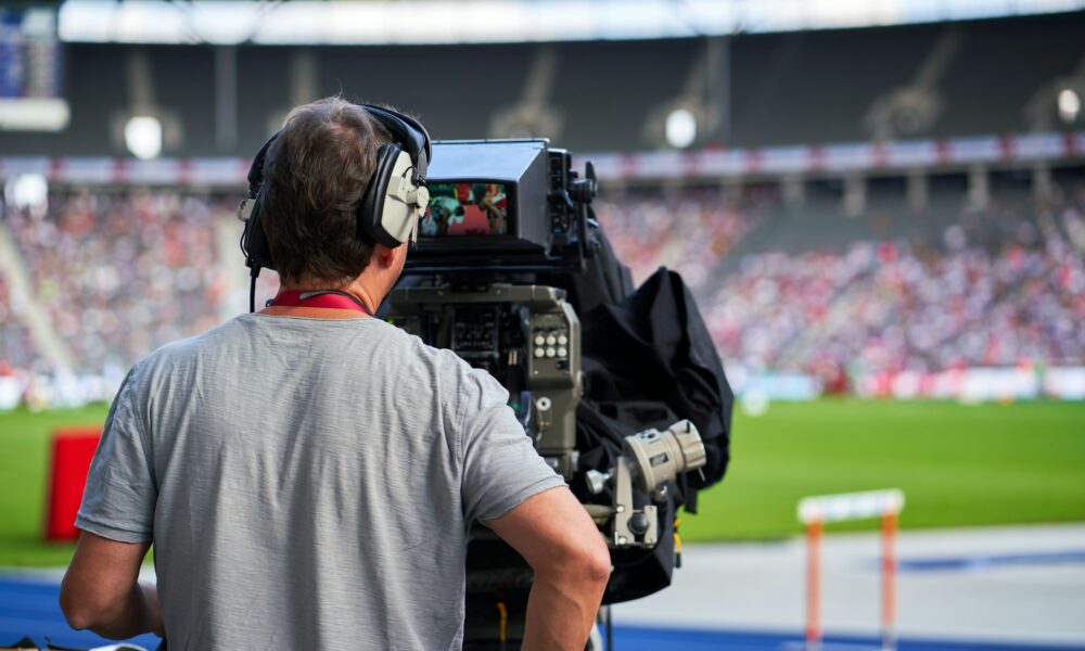 the-changing-landscape-of-sports-broadcasting:-a-new-era-of-sports-broadcasting